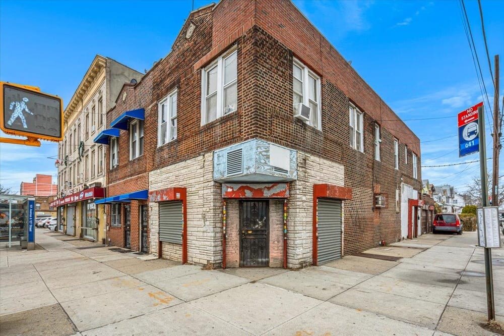 Queens Real Estate Agent | Agatha Lubas, Homes by Agatha 3 House for sale in Queens, NY — Homes by Agatha
