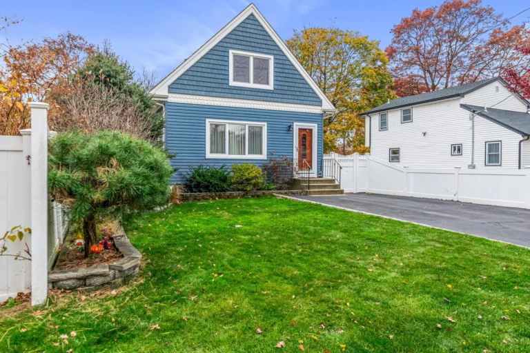 Recently sold homes in Ronkonkoma, Long Island NY — 4928 Express Drive South | Ronkonkoma real estate sold | Agatha Lubas, Homes by Agatha