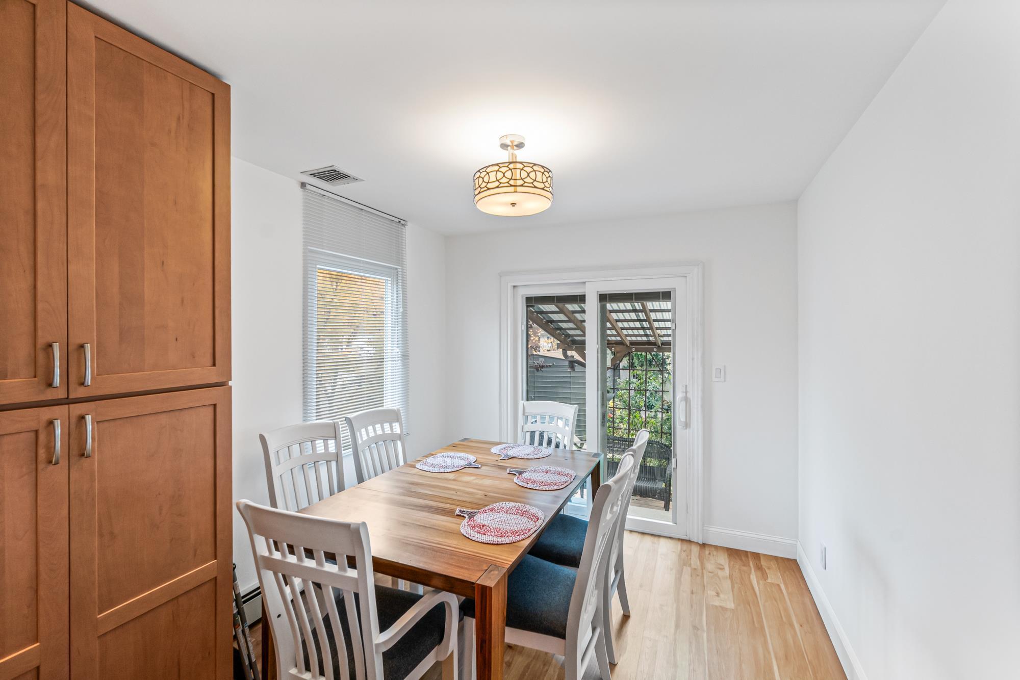 Homes sold in Ronkonkoma, NY — 4928 Express Drive South dining | Ronkonkoma real estate sold | Agatha Lubas, Homes by Agatha