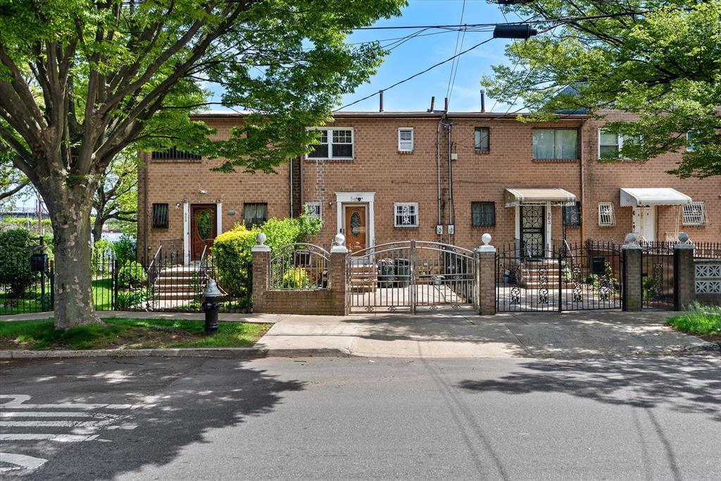 Recently sold in Brooklyn, NY — 561 Powell Street street view | homes for sale Brownsville Brooklyn | Homes by Agatha realtor