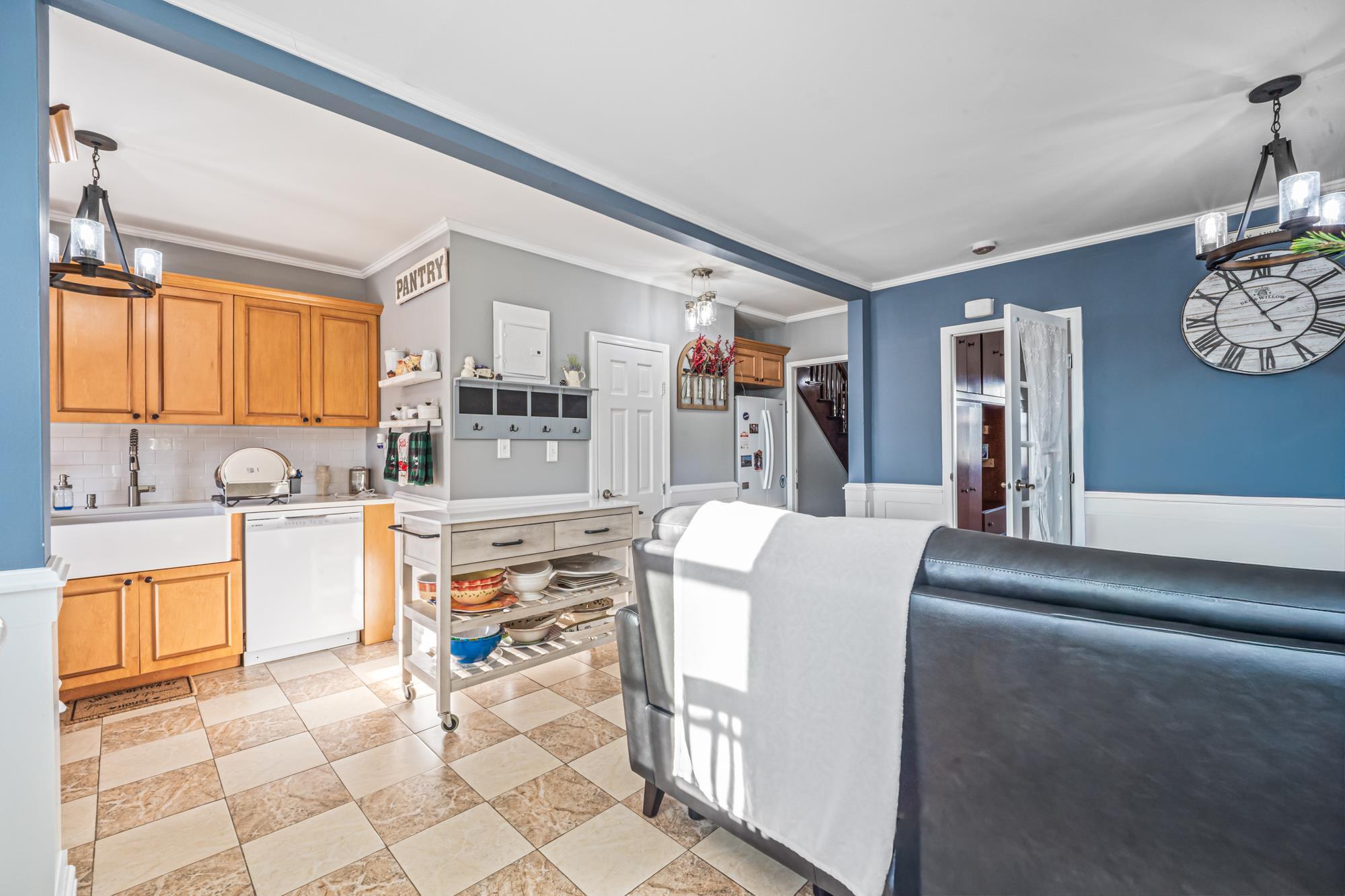 Recently sold in Middle Village, Queens NY — 65-26 Admiral Avenue kitchen | homes sold Middle Village | Agatha Lubas, Homes by Agatha