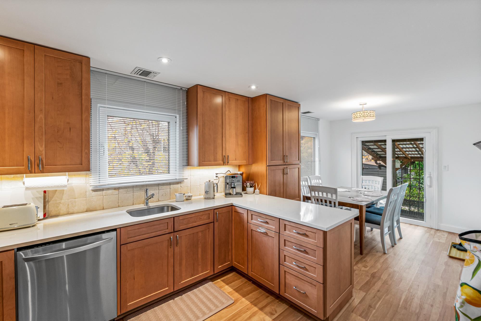 Recently sold in Ronkonkoma, NY — 4928 Express Drive South kitchen | Ronkonkoma Long Island homes sold | Homes by Agatha realtor