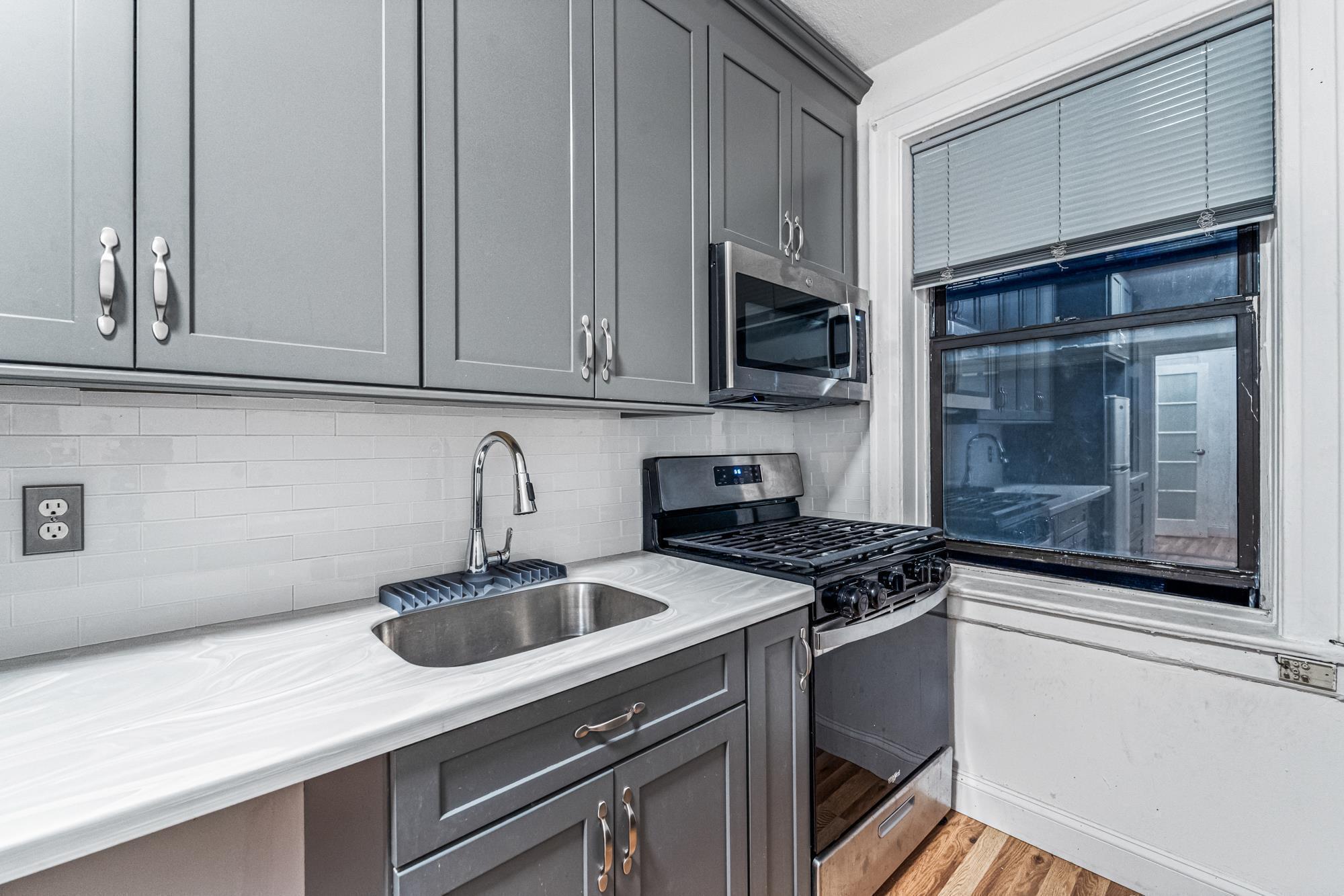 Rego Park, NY co-op sold — 61-40 Saunders Street #A11 | homes sold Rego Park Queens | Homes by Agatha realtor