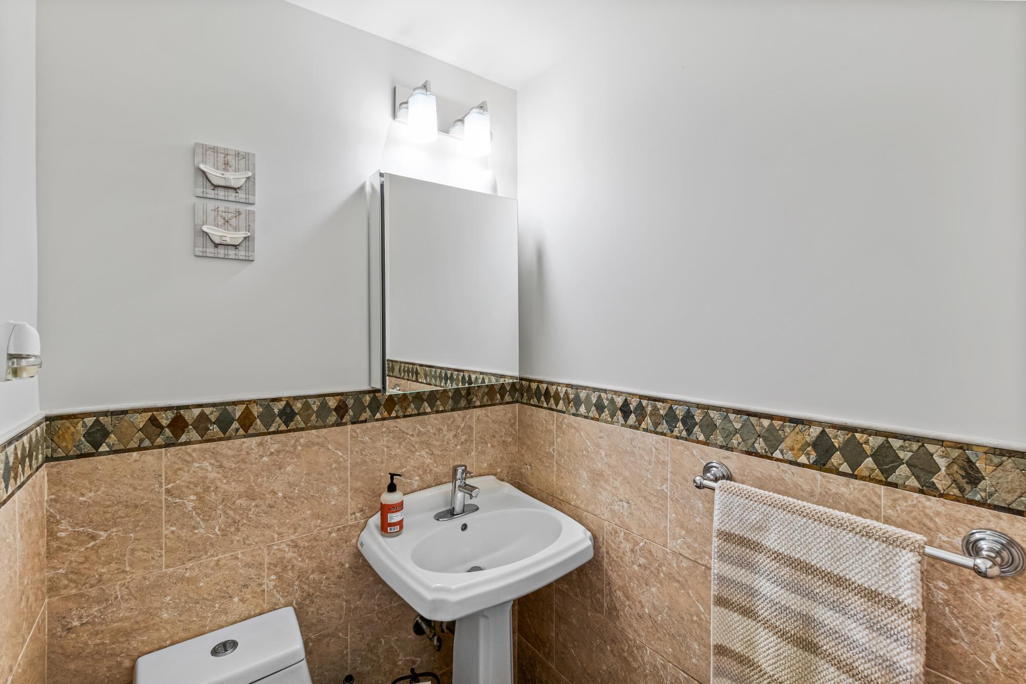 Ronkonkoma, NY real estate — 4928 Express Drive South bathroom | recently sold homes Ronkonkoma Long Island | Agatha Lubas, Homes by Agatha