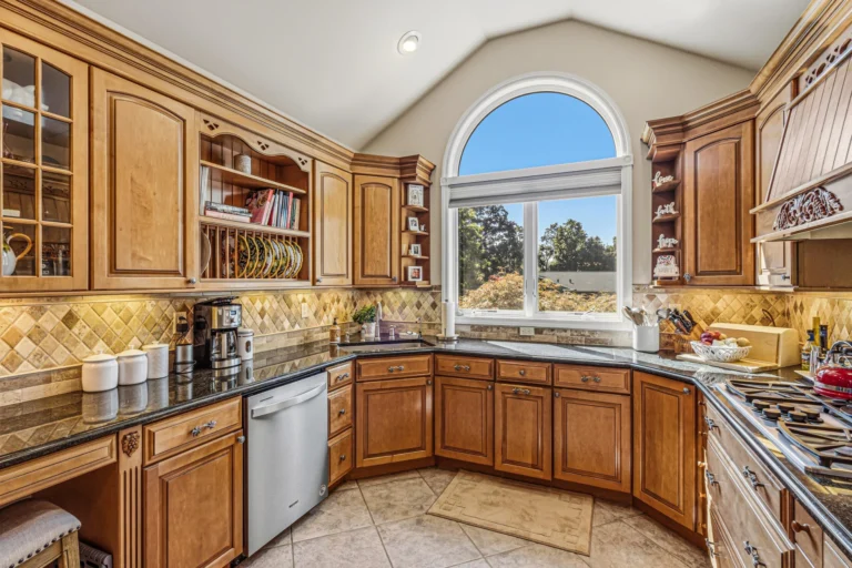 3 bedroom house for sale in Smithtown, NY — 31 Dehan Street kitchen with granite counters | Long Island real estate | Homes by Agatha