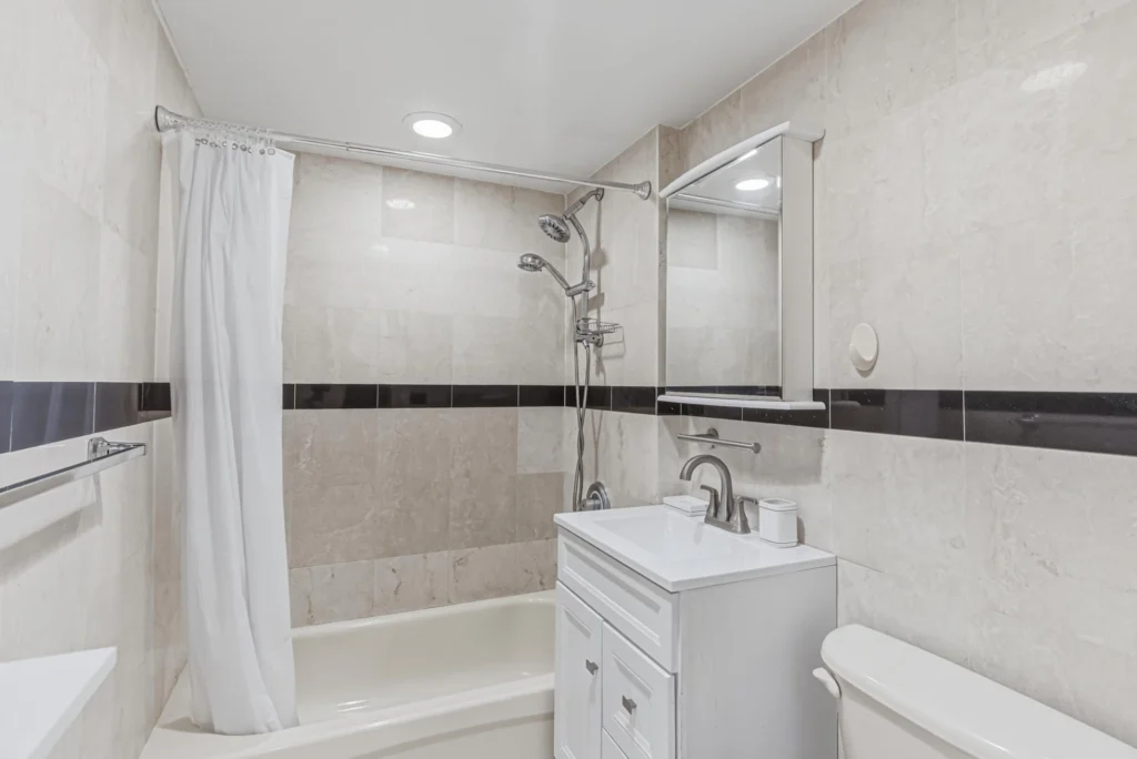 Century Condominium Richmond Hill unit for sale — 83-71 116th Street 4B