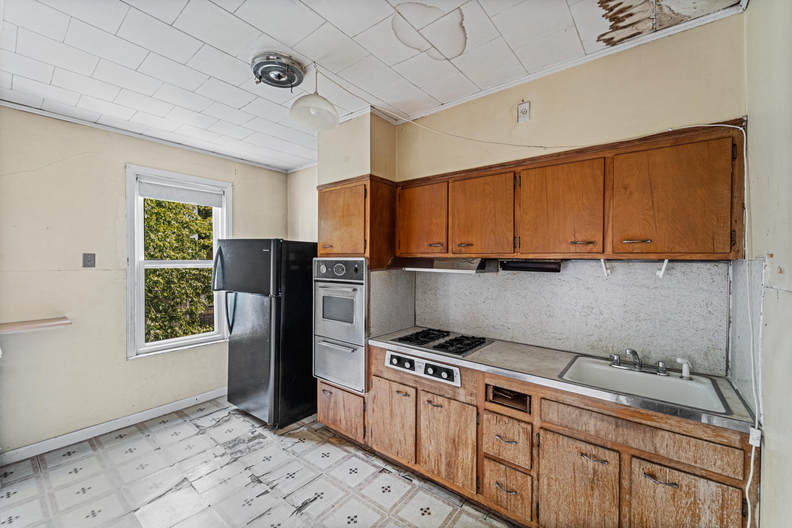 House for sale in Queens, NY — Maspeth, 54-18 Nurge Avenue kitchen | two-family homes Queens | Homes by Agatha realtor