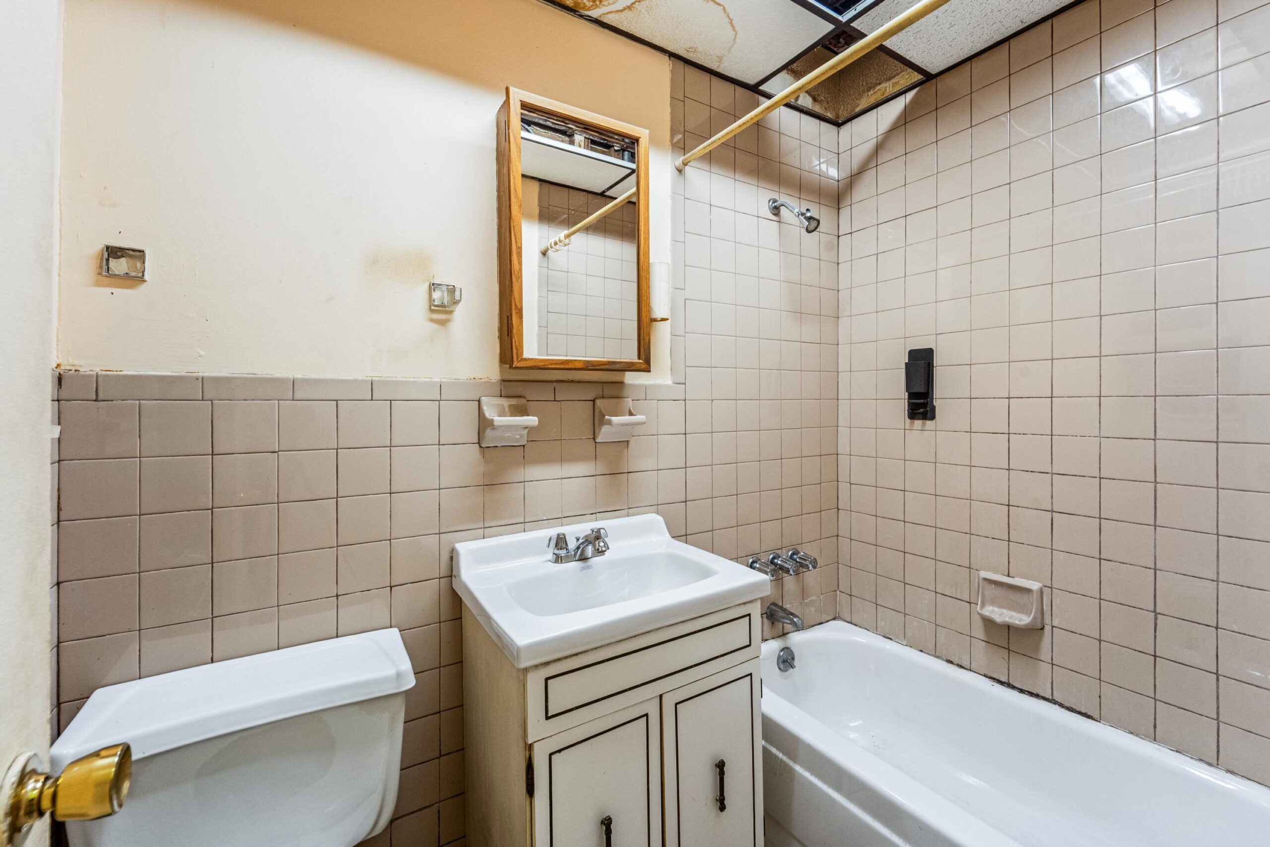 Maspeth real estate for sale — 54-18 Nurge Avenue | houses for sale Queens NY 11378 | Homes by Agatha realtor