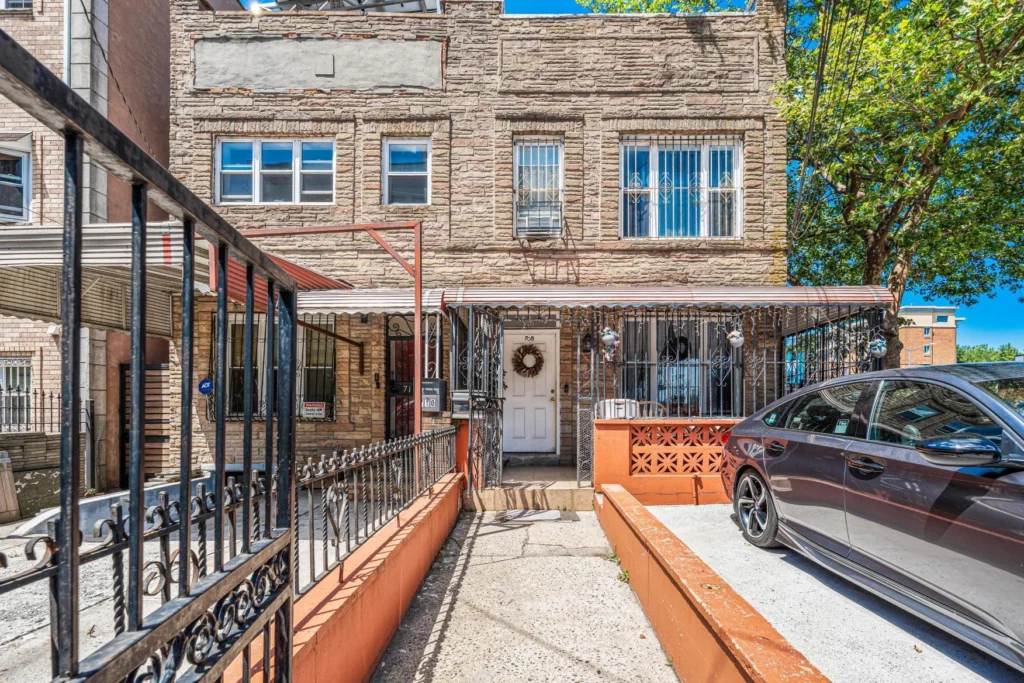 Multi-family for sale in Brooklyn NY 11207 — 708 Snediker Avenue interior