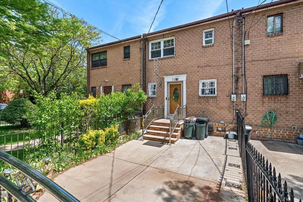 3-bedroom house sold in Brooklyn — 561 Powell Street exterior