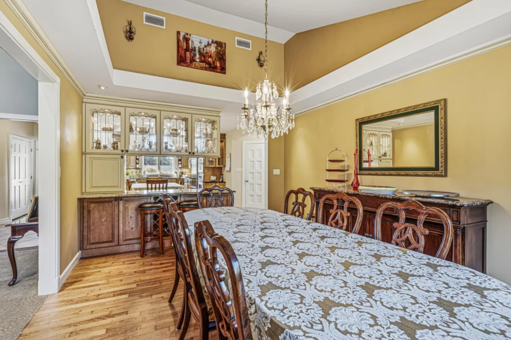 Smithtown, NY real estate — 31 Dehan Street formal dining room