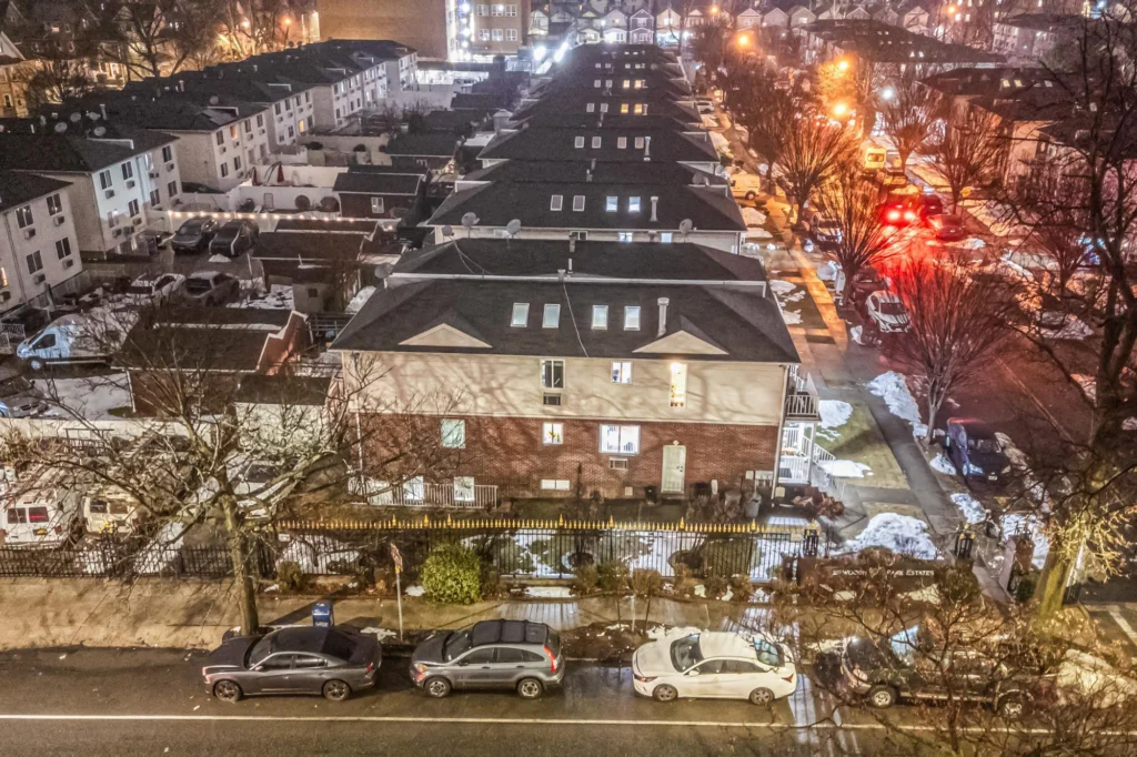 Woodhaven Queens real estate sold — 93-03 90th Avenue living room