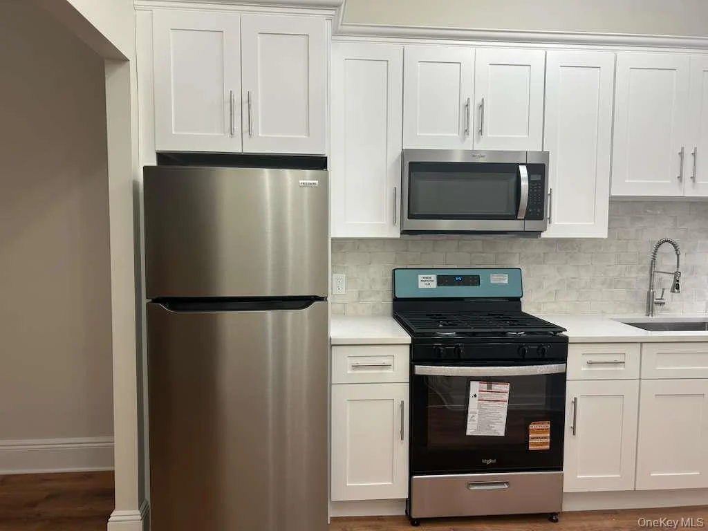 Renovated apartment for rent in Queens — 88-23 85th Street 1L bathroom